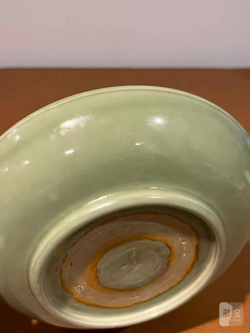 明早期 龙泉刻花花卉纹盘 - 图7